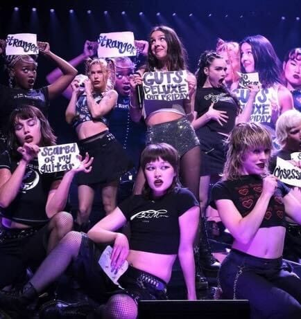 GUTS World Tour Backup Dancer Devan Aischa Smith Is Always Evolving GUTS World Tour Backup Dancer Devan Aischa Smith Is Always Evolving